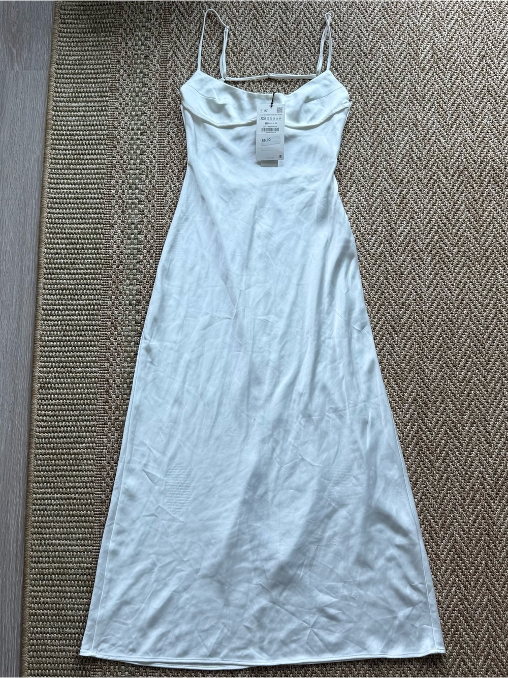 Zara White Satin Effect Maxi Dress with Spaghetti Straps and a Flowy Silhouette